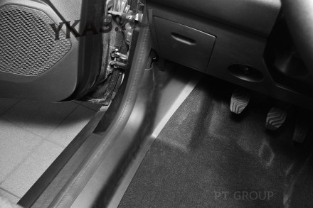 Накладки на ковролин передние (2 шт) (ABS) RENAULT Duster 2021- предзаказ