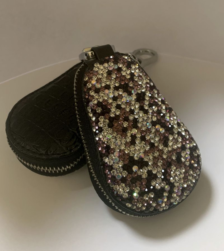 Ключница со стразами , фиолетовый бриллиант