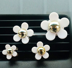 Украшение на дефлектор  №6 "цветы белые 4шт."