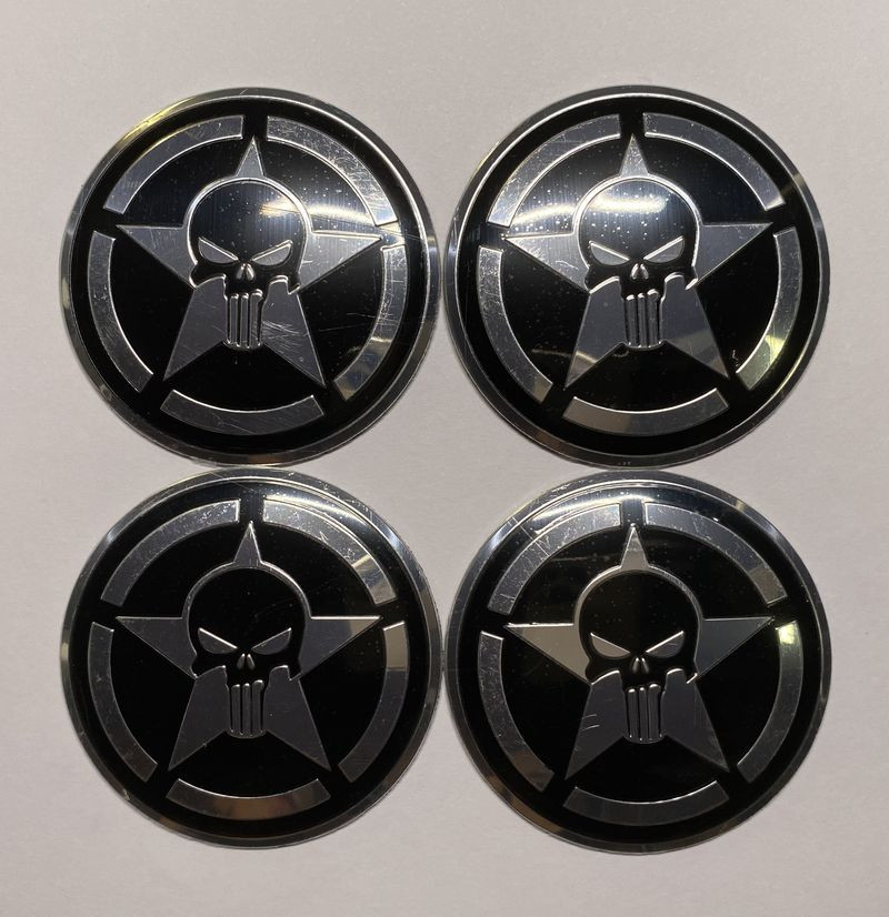 Этикетки на диски (метал)  диам. 56,5мм.  "череп с звездой"  (4 шт.)
