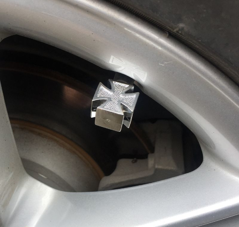 Колпачки на нипель  Крест  Хром (цена за 1шт)