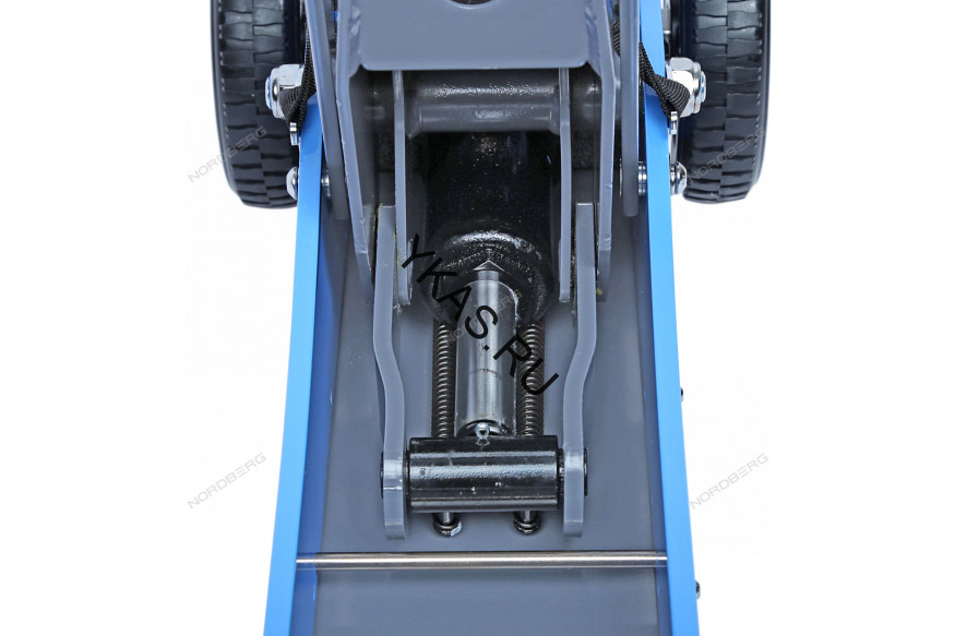 Домкрат подкатной NORDBERG N32031N c большими колесами