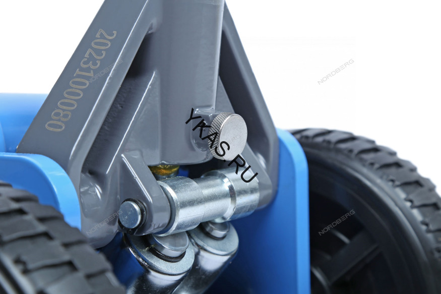 Домкрат подкатной NORDBERG N32031N c большими колесами