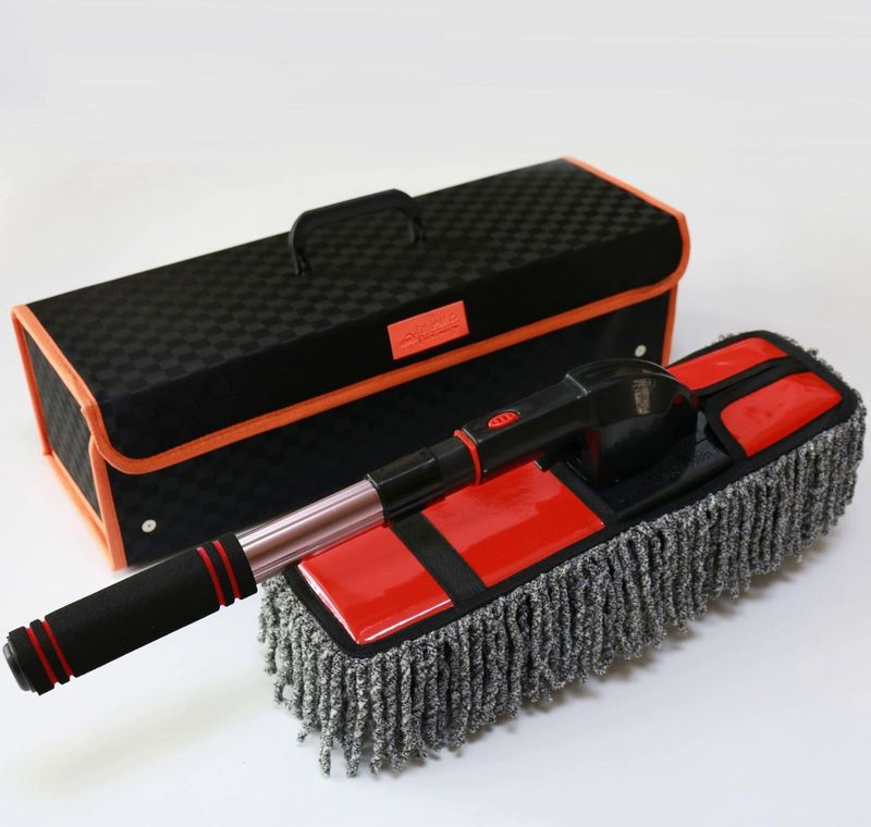 Щетка для сметания пыли антистатик Carlife в чехле, в комплекте воск 500мл. (телескоп 64-81см)