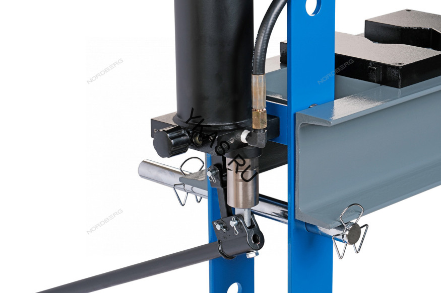 Напольный пресс NORDBERG N3630L с ручным приводом