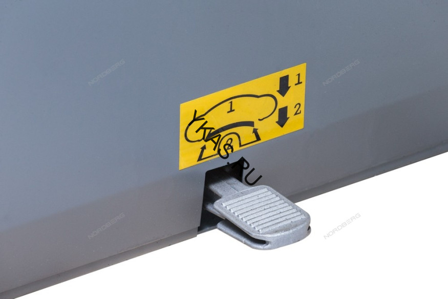 Шиномонтажный полуавтоматический станок NORDBERG 4639 (2 скорости, взрывная подкачка)