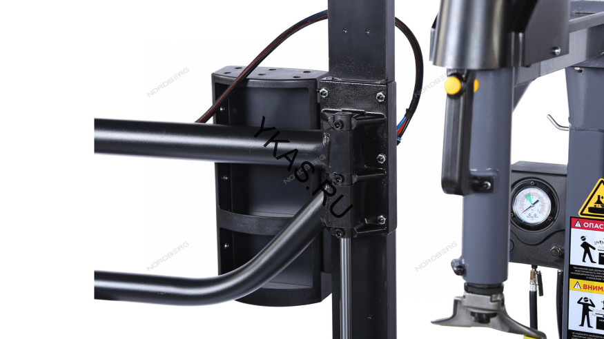 Автоматический шиномонтажный станок NORDBERG 4643ID с "третьей рукой"