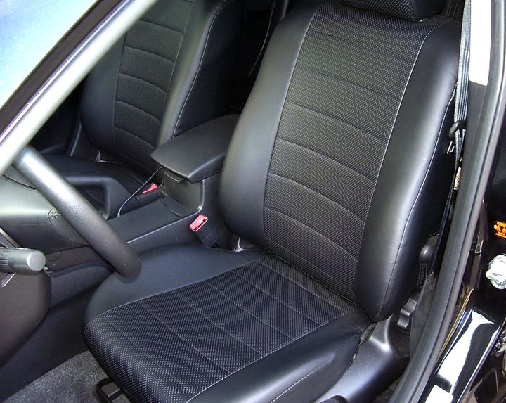 Авточехлы  Экокожа  VW Tiguan-R №1 (Track&amp;Field) с 2007-2011г. черный