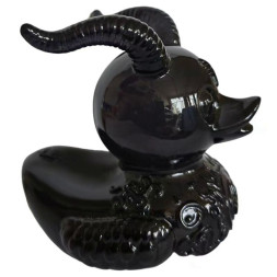 Игрушка на торпедо "УТКА готика" (черный лак, рога)  9,5см*8,5см