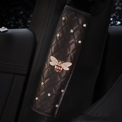 Накладка на ремень безопасности  Пчелка экокожа со стразами  (2шт.)