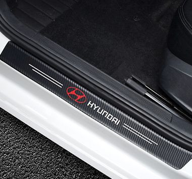 Наклейки защитные на пороги  карбон (60см-2шт; 40см-2шт.)  4шт.  SKODA