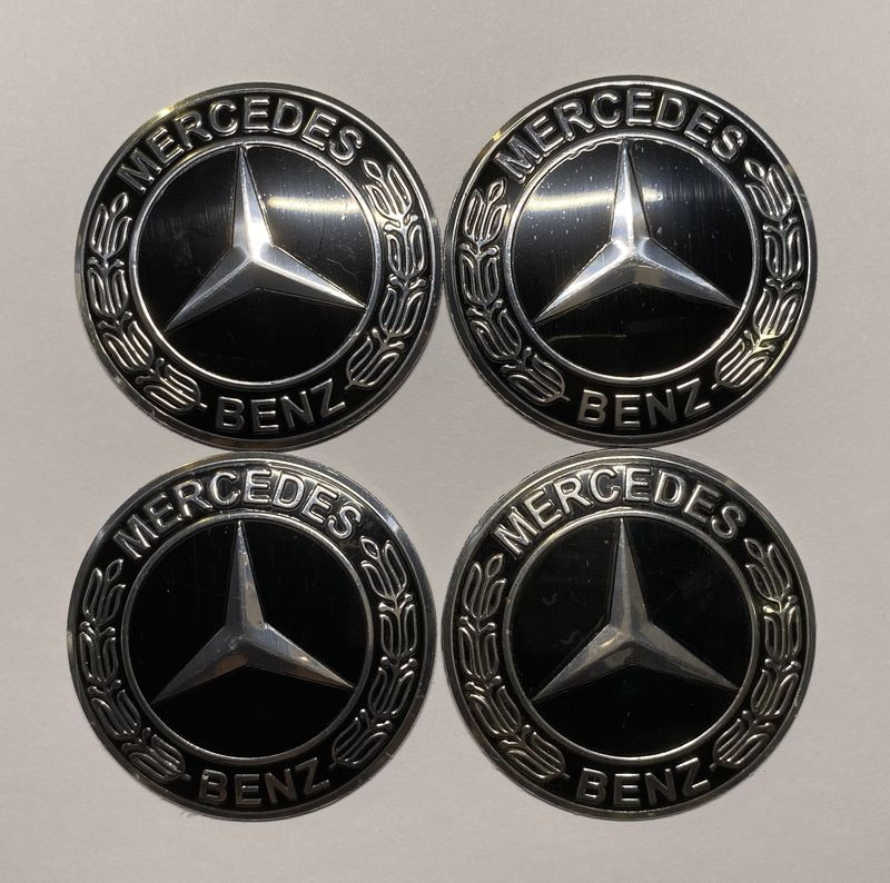 Этикетки на диски (метал)  диам. 56,5мм.  "MERCEDES" черный №2  (4 шт.)