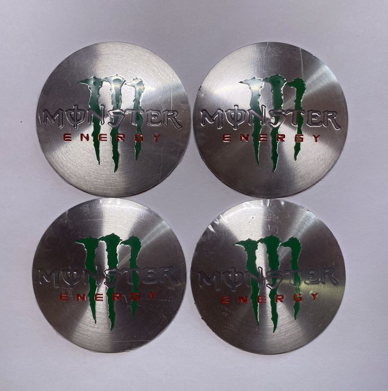 Этикетки на диски (метал)  диам. 56,5мм.  "MONSTER ENERGY" серебро  (4 шт.)