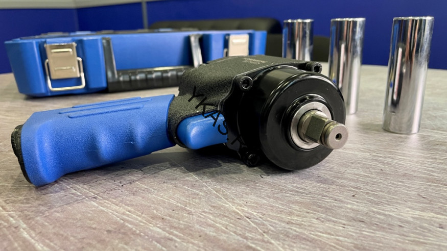 Пневмогайковерт ударный укороченный NORDBERG NP14075K в кейсе (1/2", 680 Нм)