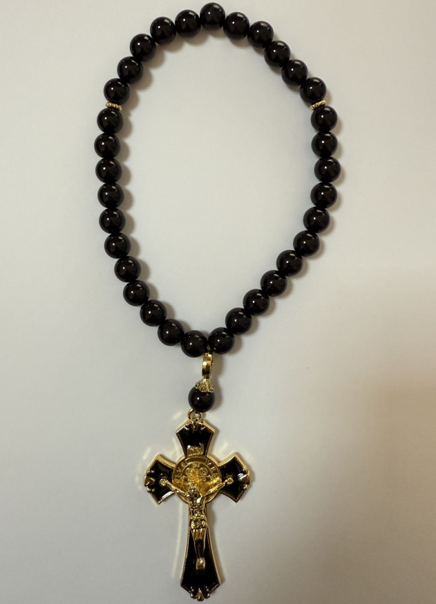 Подвески на зеркало заднего Крест "Распятие" черно-золотое