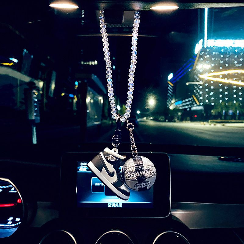 Подвески на зеркало заднего вида мяч бейсбольный + кед черный