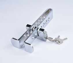 Замок противоугонный на педаль газа 18,5см.