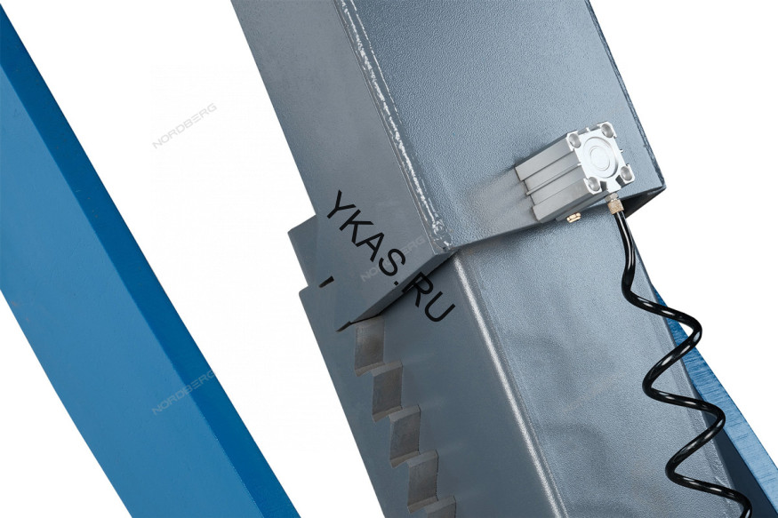 Двухуровневый ножничный подъемник NORDBERG N635-4,5 для сход-развала