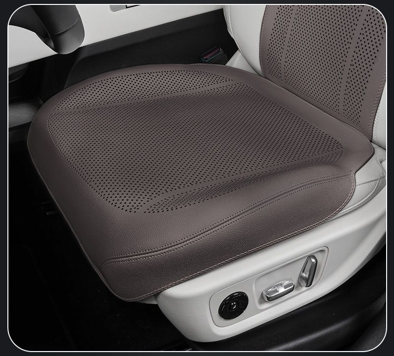 Накидка  Carlife  «Altea» нижняя часть закрытая, экокожа, перфорация, черный/черный