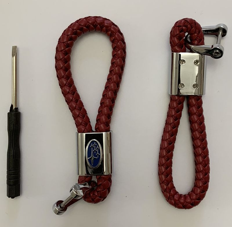 Брелок кожа плетенная  SUBARU  Красный